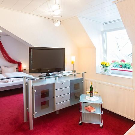 Moselromantik-Hotel Zum Loewen Ediger-Eller Ngoại thất bức ảnh