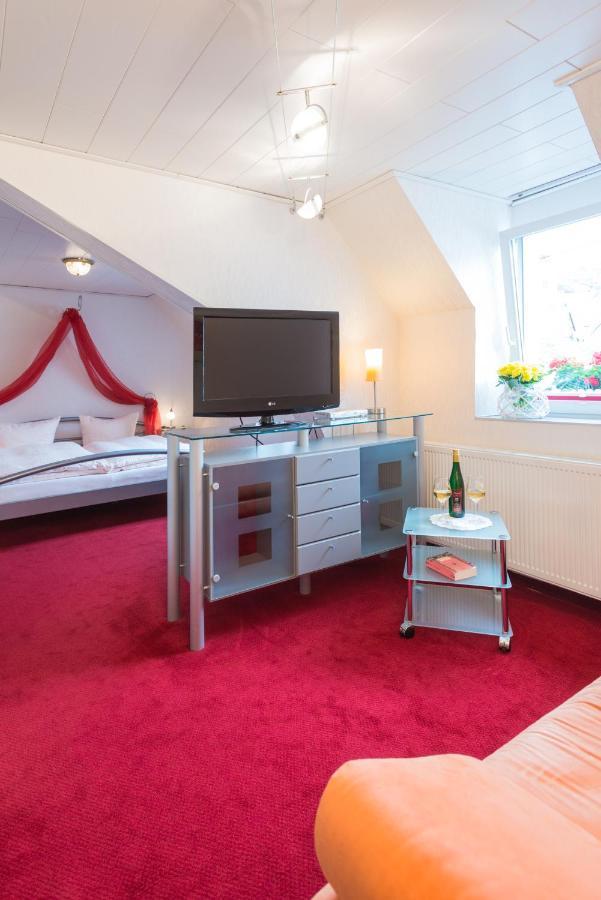 Moselromantik-Hotel Zum Loewen Ediger-Eller Ngoại thất bức ảnh