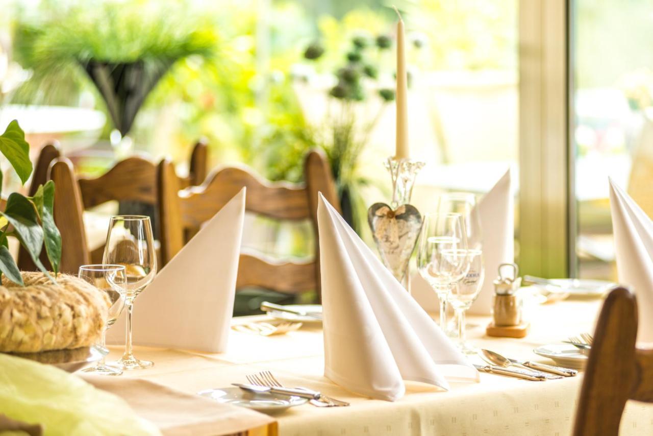 Moselromantik-Hotel Zum Loewen Ediger-Eller Ngoại thất bức ảnh