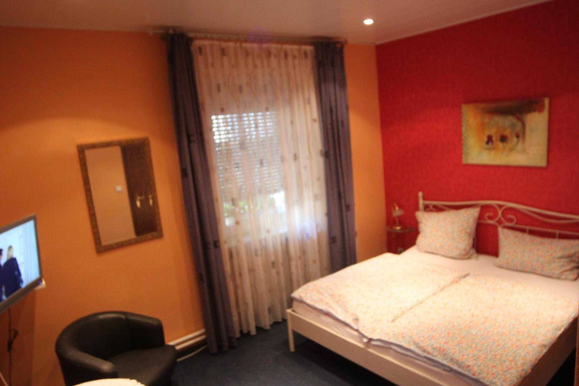 Moselromantik-Hotel Zum Loewen Ediger-Eller Phòng bức ảnh