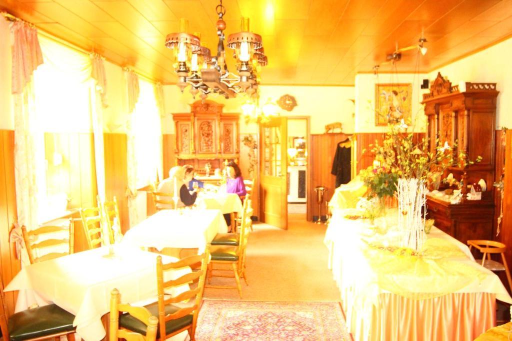 Moselromantik-Hotel Zum Loewen Ediger-Eller Phòng bức ảnh