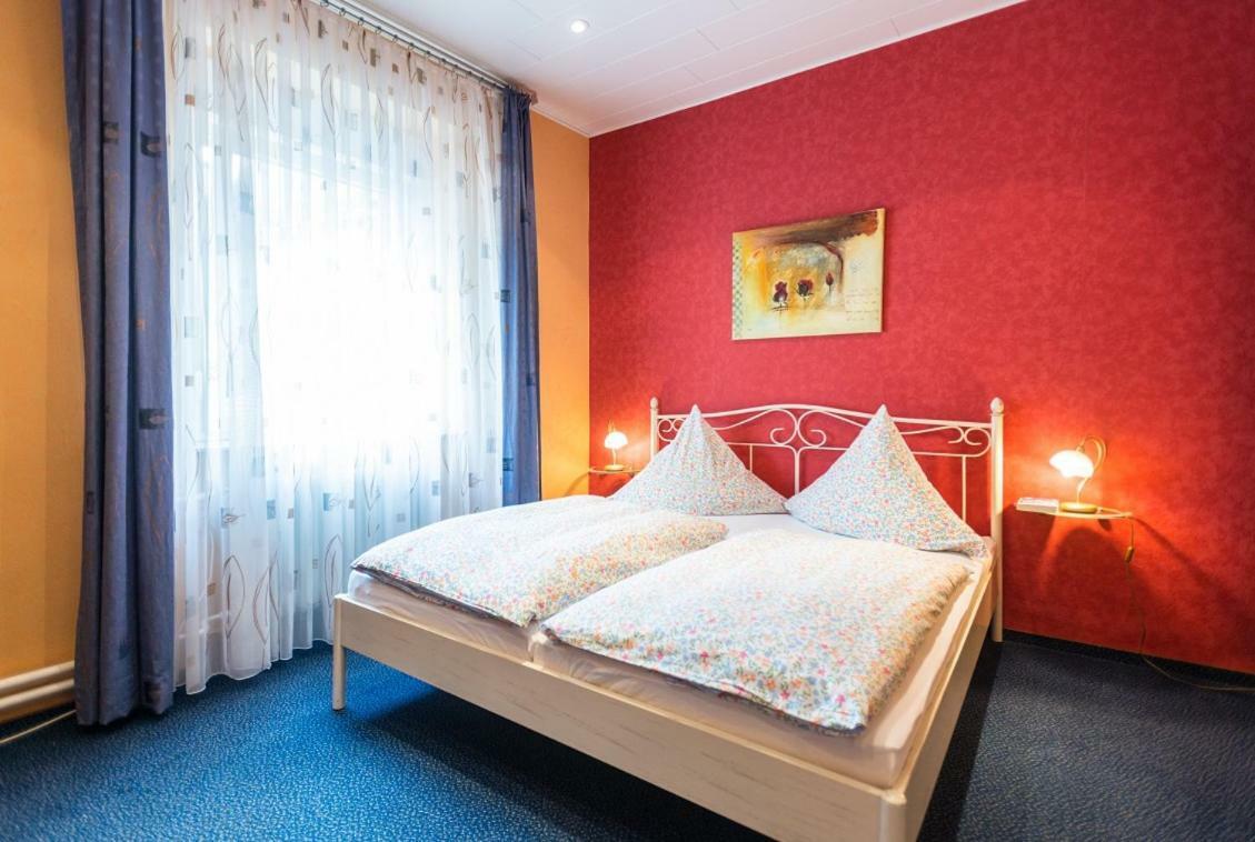 Moselromantik-Hotel Zum Loewen Ediger-Eller Ngoại thất bức ảnh